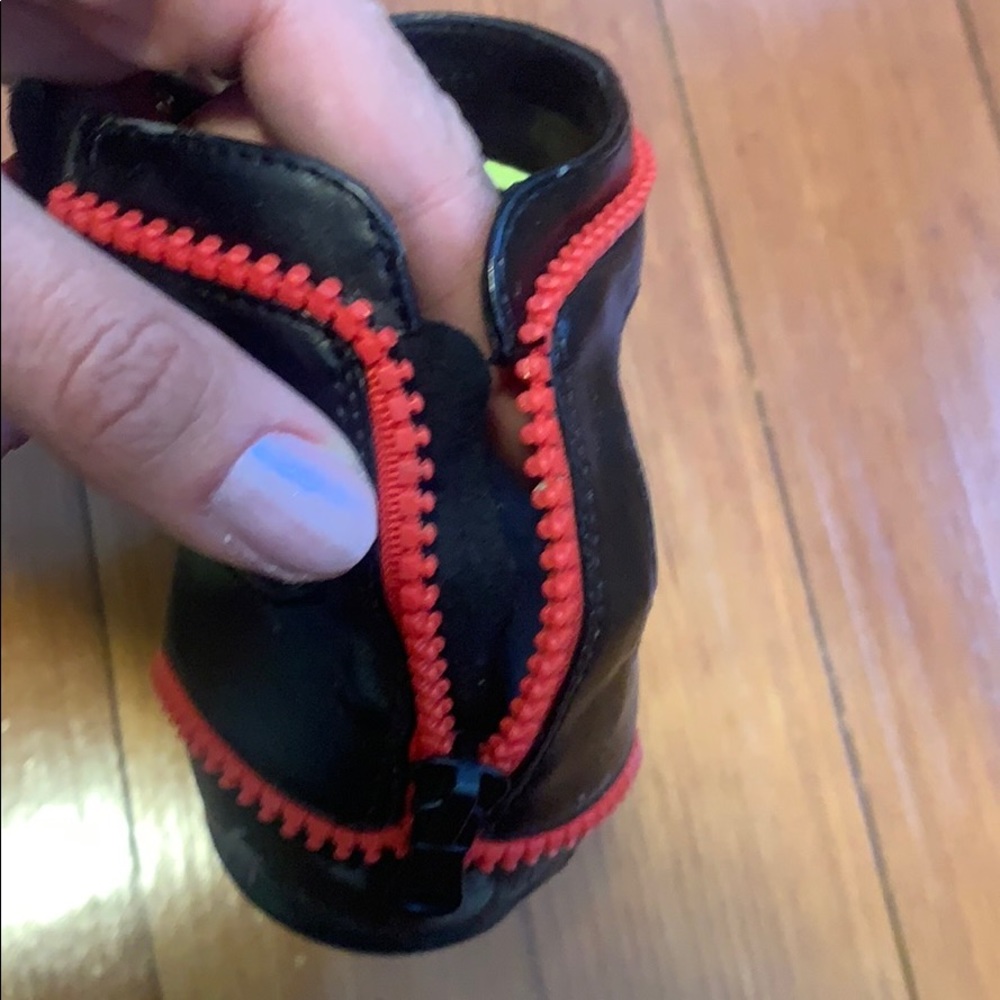 Sandals - Picture 3 of 4